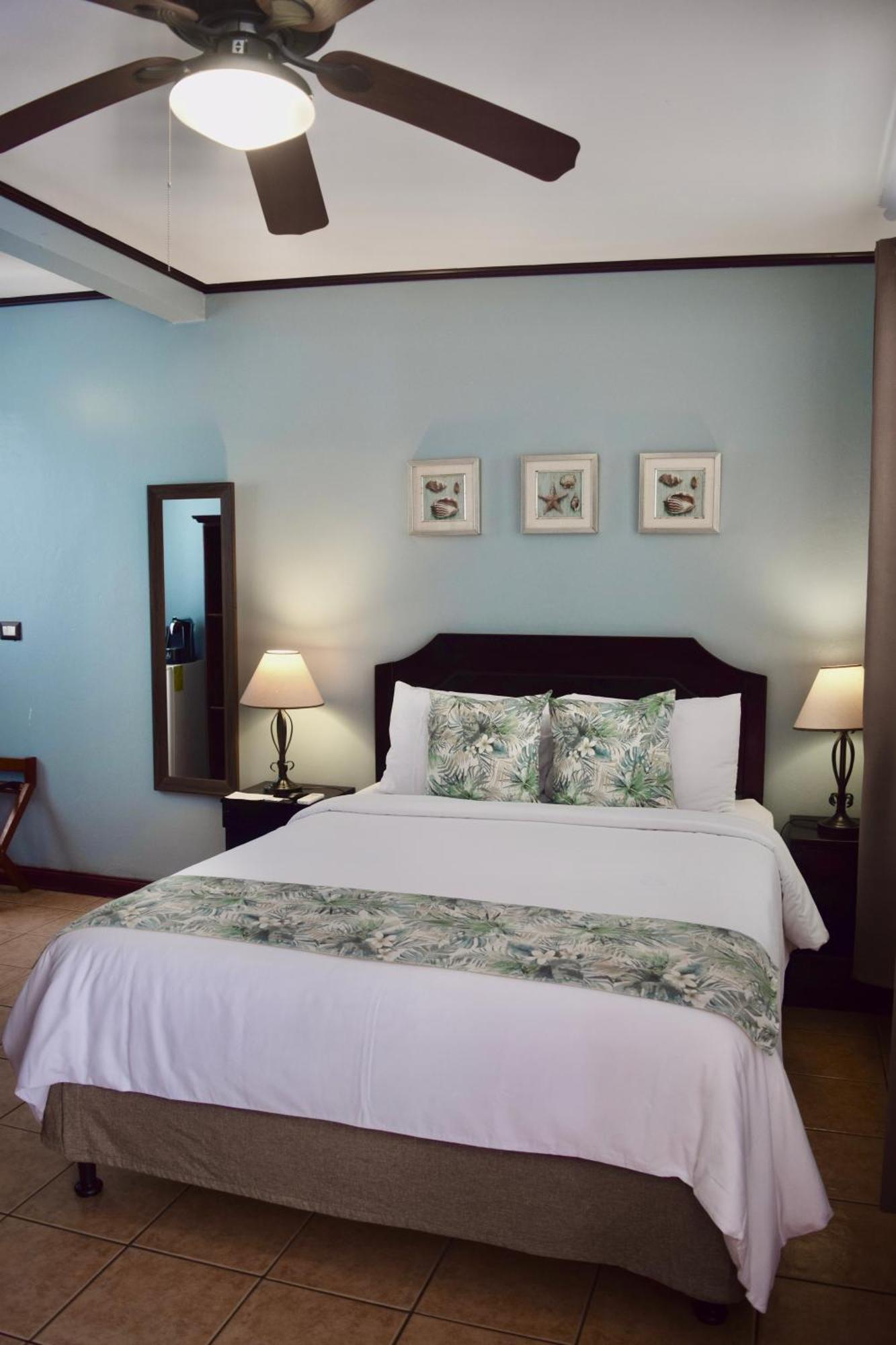Hotel Playa Espadilla & Gardens マヌエル・アントニオ エクステリア 写真